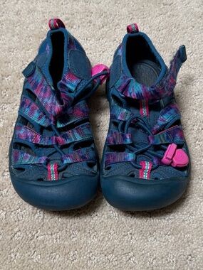 Keen Navy and Pink Girls' Closed-Toe Water Sandals